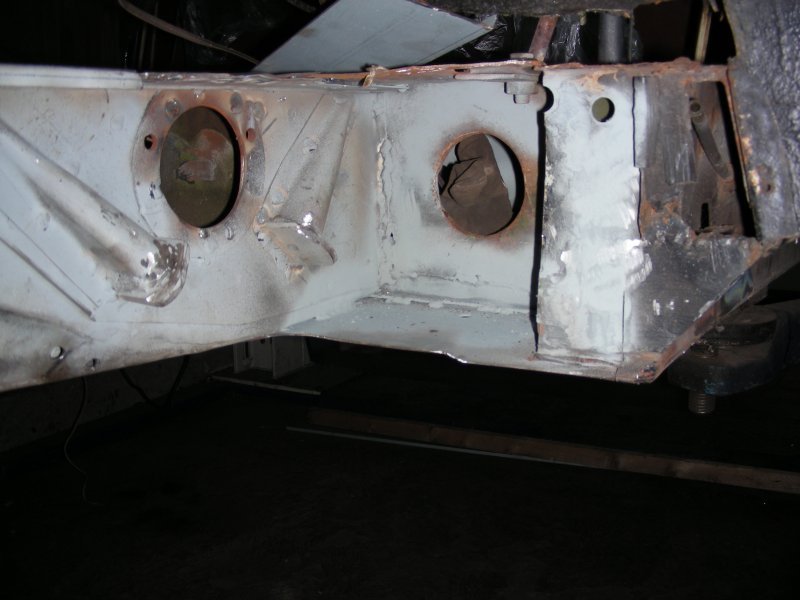 Réparation partie châssis, corps creux et remplacé butée de suspension.